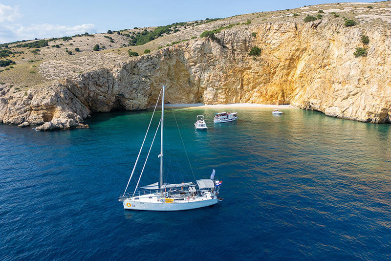 Dnevno jedrenje Amica